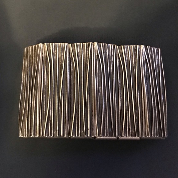 Metal stretch cuff bracelet - Picture 4 of 5